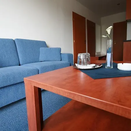 Hotel Econo 3*