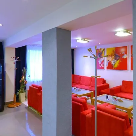 Hotel Econo 3*
